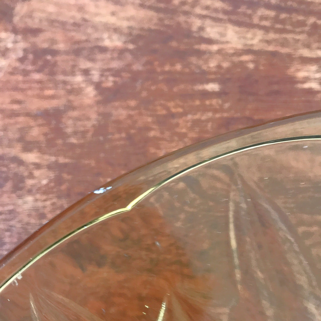 Grand présentoir à gâteau Art Déco en verre moulé jaune sur pied diamètre 31 cm par Hello Broc brocante en ligne