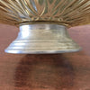 Grand présentoir à gâteau Art Déco en verre moulé jaune sur pied diamètre 31 cm par Hello Broc brocante en ligne