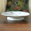 Présentoir à gâteau sur pied Art Déco Pexonne porcelaine opaque décor Jolibois Circa 1920 par Hello Broc brocante en ligne