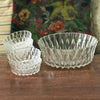 Service à fruits en verre moulé composé d'un saladier et de 4 coupelles coordonnées par Hello Broc brocante en ligne