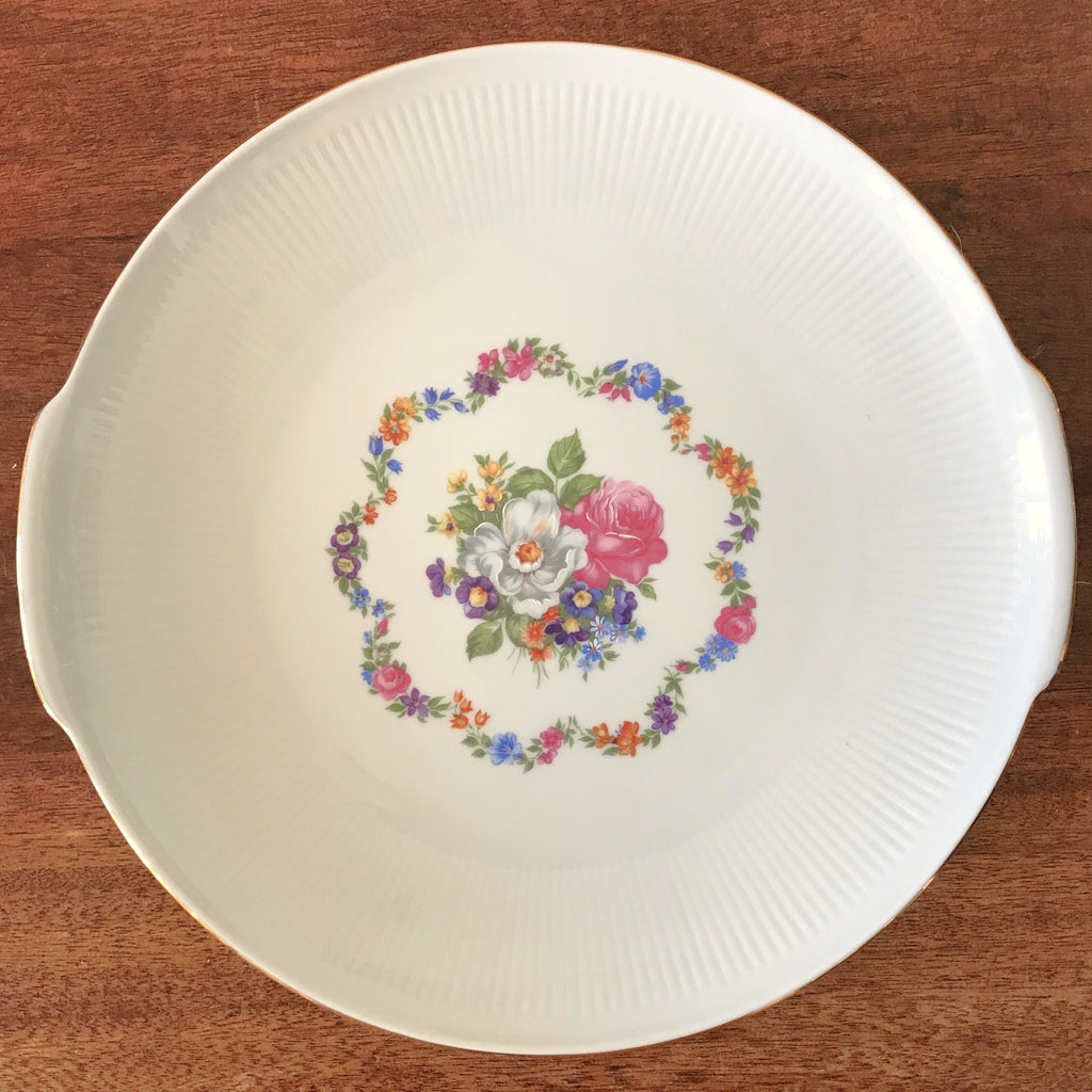 Ensemble service à tarte en porcelaine de Bavière Winterling : plat à tarte et 8 assiettes à dessert par Hello Broc brocante en ligne
