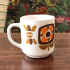 Mug / tasse vintage Arcopal Mobil années 70 décor orange et marron