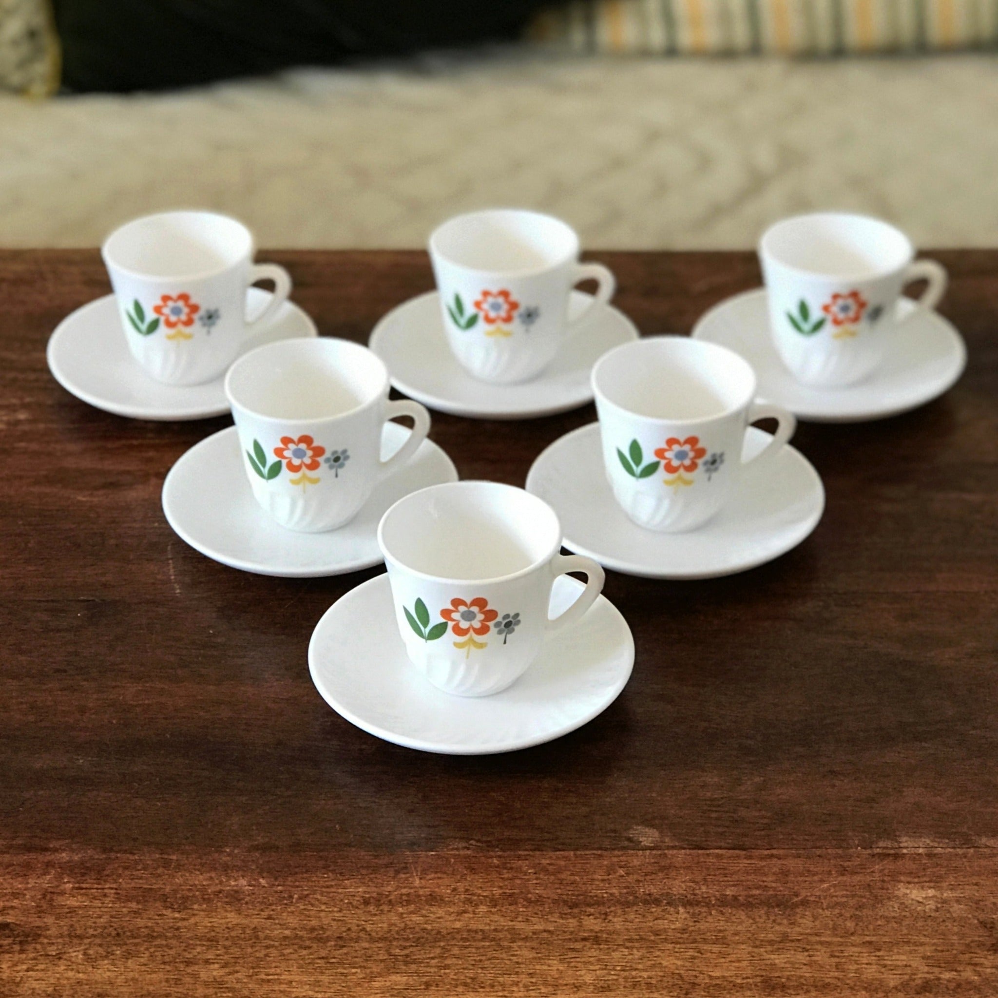 Lot De 3 Tasses Et Sous-tasses Arcopal Vintage Années 60-70 - Décor Fleurs | Verre Opaque Blanc