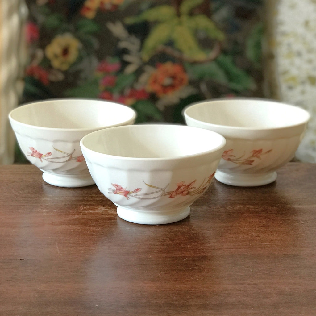 Lot de 3 bols Arcopal torse motif Diana verre opalin blanc vintage années 80 par Hello Broc brocante en ligne