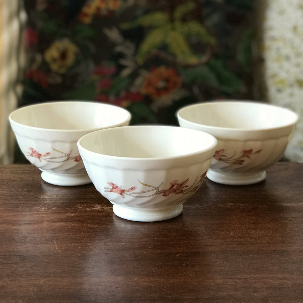 Lot de 3 bols Arcopal torse motif Diana verre opalin blanc vintage années 80 par Hello Broc brocante en ligne
