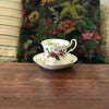 Tasse à thé et soucoupe coordonnée Royal Albert Bone China December par Hello Broc brocante en ligne