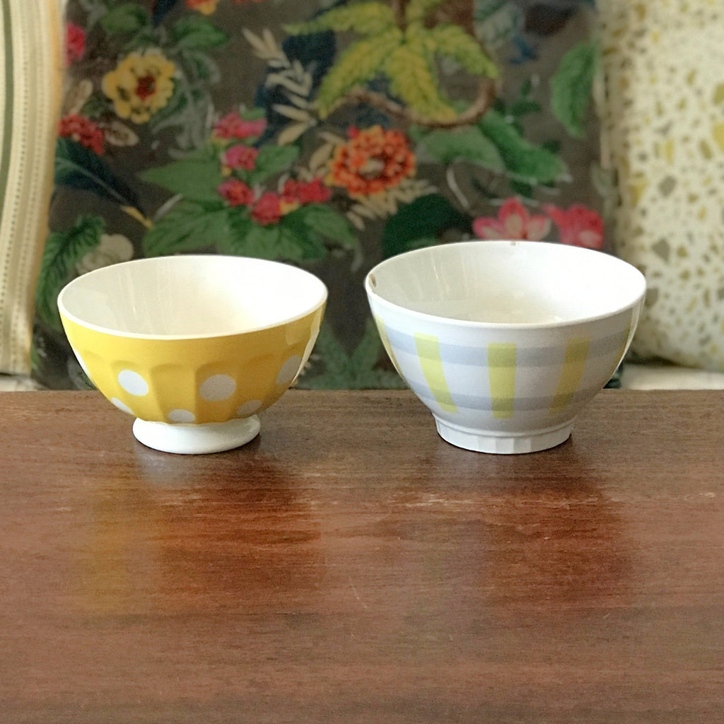 Ensemble de 2 bols en céramique jaune pois blancs et quadrillé gris et jaune par Hello Broc brocante en ligne