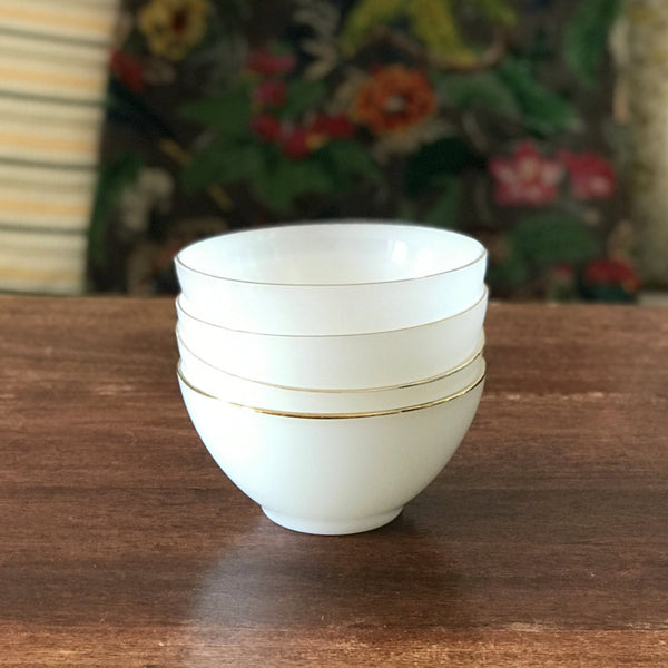 Lot 4 bols Huile Lesieur vintage en verre opalin blanc par Hello Broc brocante en ligne