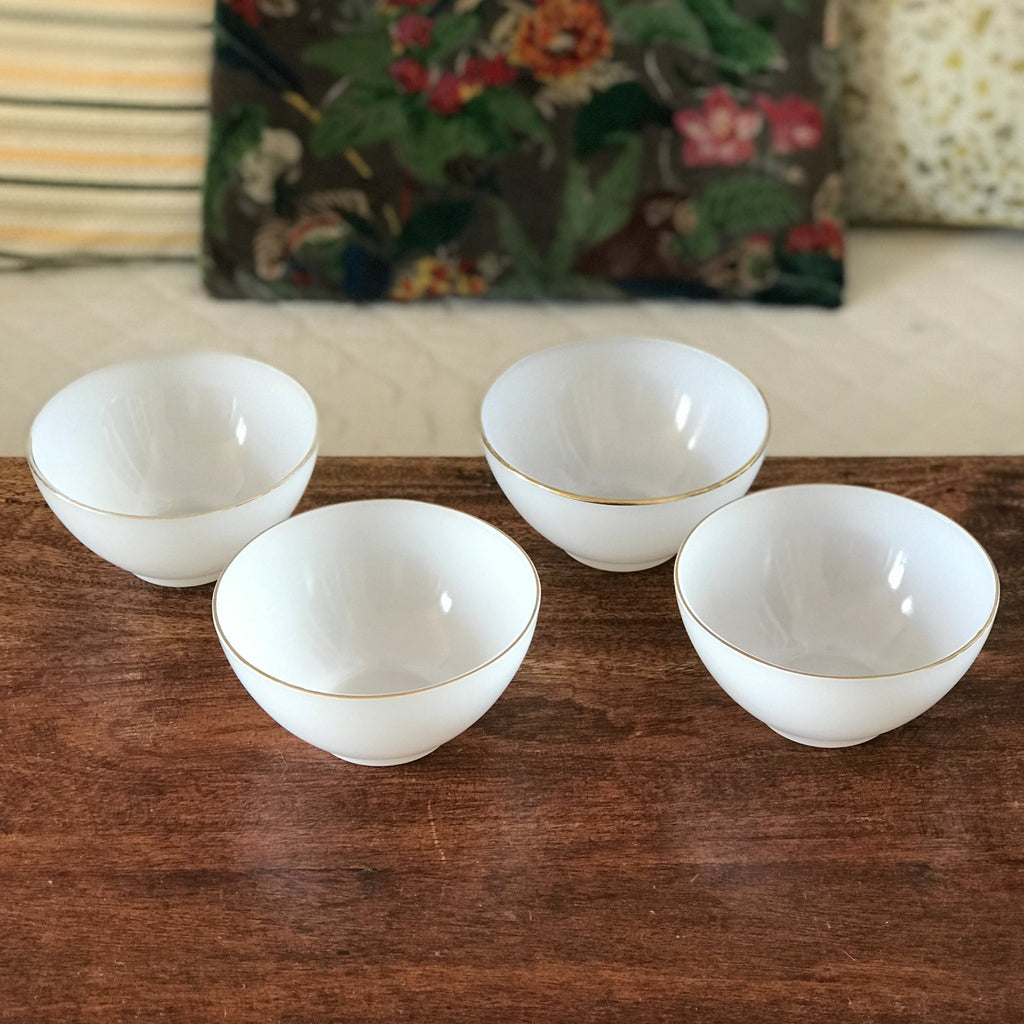 Lot 4 bols Huile Lesieur vintage en verre opalin blanc par Hello Broc brocante en ligne