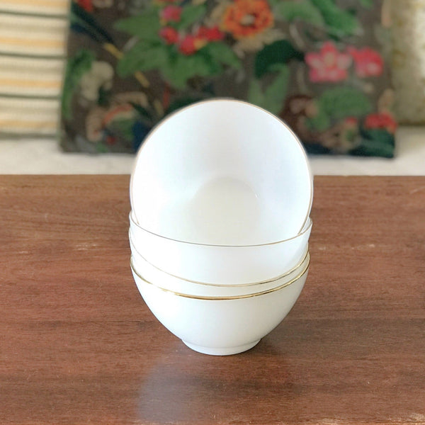 Lot 4 bols Huile Lesieur vintage en verre opalin blanc par Hello Broc brocante en ligne