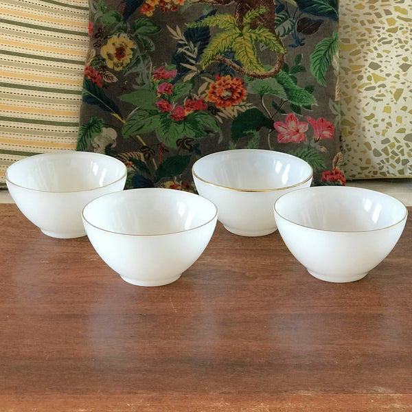 Lot 4 bols Huile Lesieur vintage en verre opalin blanc par Hello Broc brocante en ligne