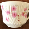 Ensemble 3 tasses à thé et 3 soucoupes décor torse en creux fleurs roses en faïence fine par Hello Broc brocante en ligne