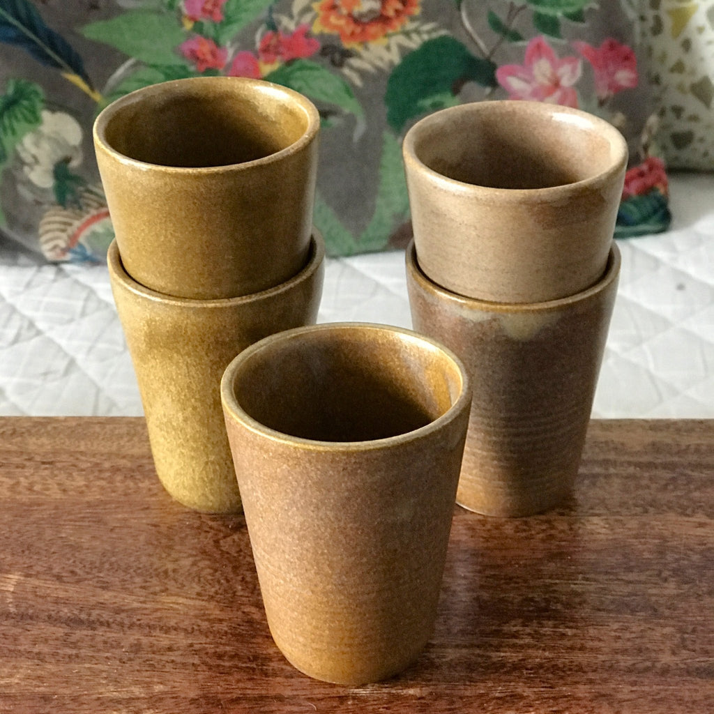 Lot de 5 tasses vintage en grès vernissé Digoin contenance de 11 cl par Hello Broc brocante en ligne