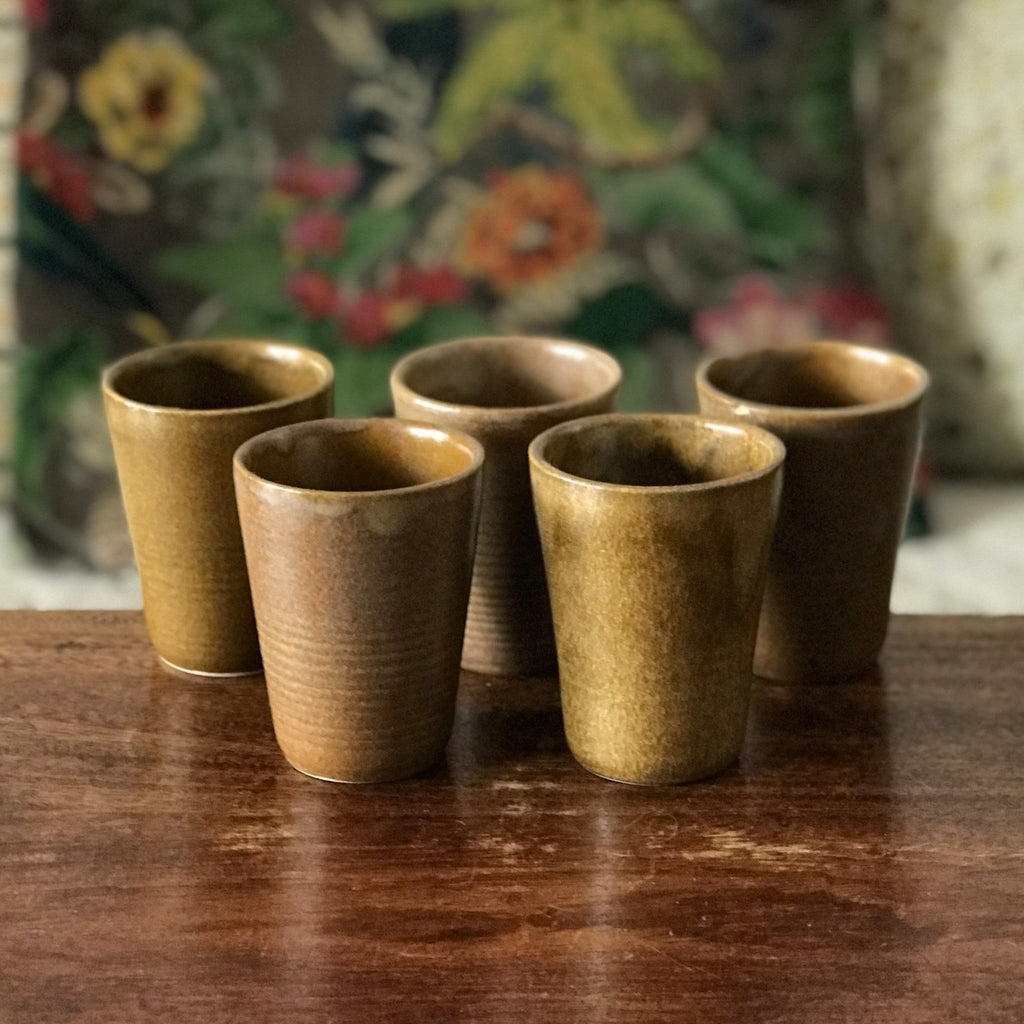 Lot de 5 tasses vintage en grès vernissé Digoin contenance de 11 cl par Hello Broc brocante en ligne
