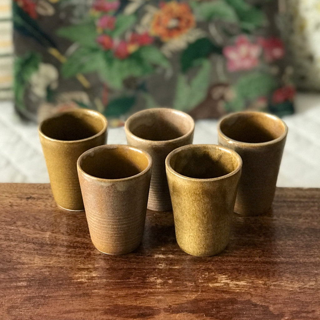 Lot de 5 tasses vintage en grès vernissé Digoin contenance de 11 cl par Hello Broc brocante en ligne
