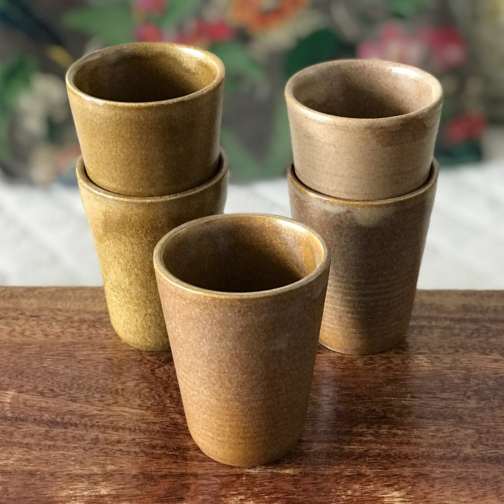 Lot de 5 tasses vintage en grès vernissé Digoin contenance de 11 cl par Hello Broc brocante en ligne