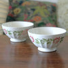Paire de grands bols à café cannelés en céramique décor fleurs rose et feuilles vertes Yvette Orchies Moulin des Loups France années 50 par Hello Broc brocante en ligne