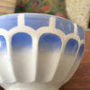 Grand bol à café dit de grand-mère à facettes en faïence attribution Digoin Sarreguemines décor bleu Art Déco par Hello Broc brocante en ligne