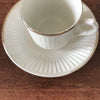 Ensemble de 4 tasses à café et 4 soucoupes coordonnées en porcelaine blanche de France par Hello Broc brocante en ligne
