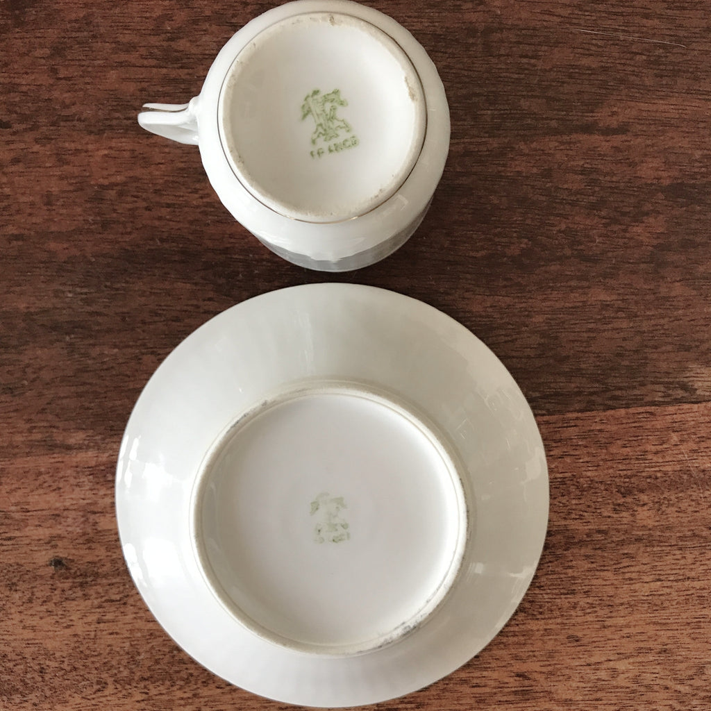 Ensemble de 4 tasses à café et 4 soucoupes coordonnées en porcelaine blanche de France par Hello Broc brocante en ligne