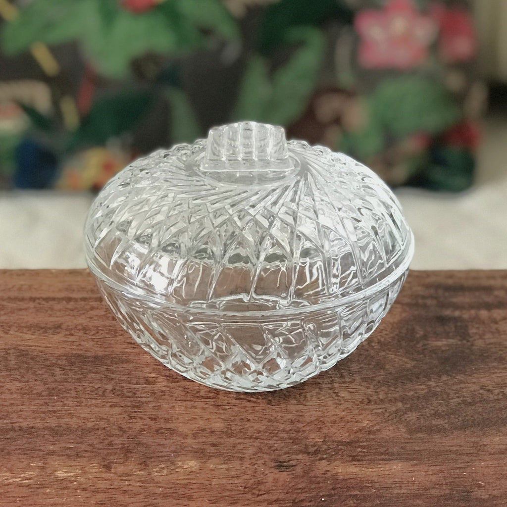 Bonbonnière sucrier drageoir vintage en verre moulé incolore par Hello Broc brocante en ligne