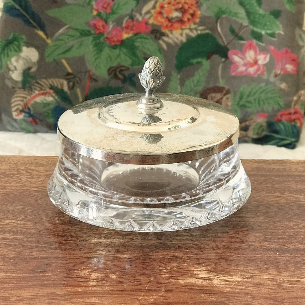 Sucrier en cristal taillé et couvercle en métal argenté surmonté d'un gland Wolff Germany par Hello Broc brocante en ligne