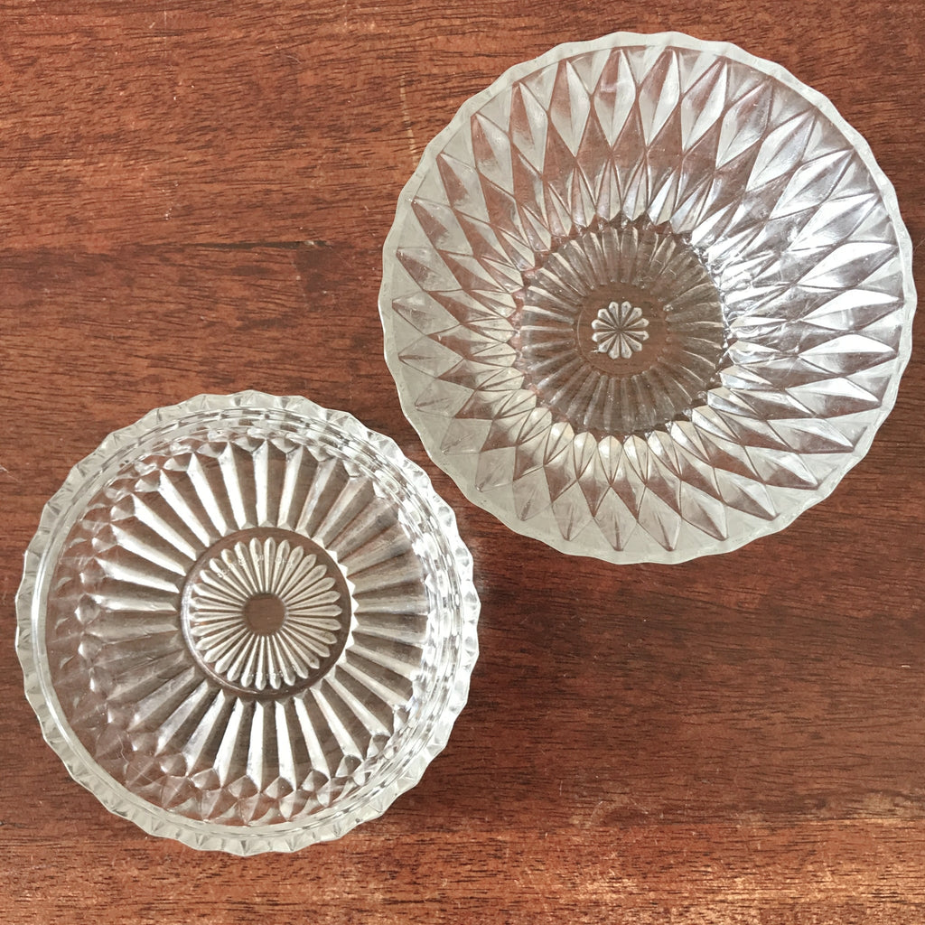 Sucrier vintage en verre moulé Duralex France modèle Diamant forme pomme par Hello Broc brocante en ligne