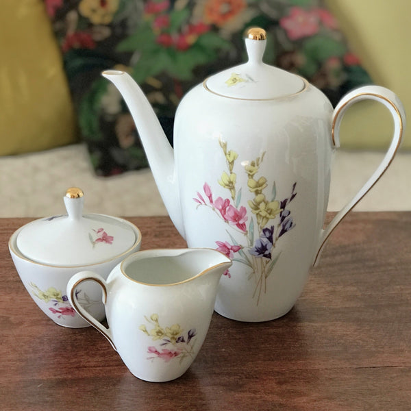 Ensemble en porcelaine allemande Rheinpflatz Hartporzellan : cafetière, sucrier et pot à lait par Hello Broc brocante en ligne