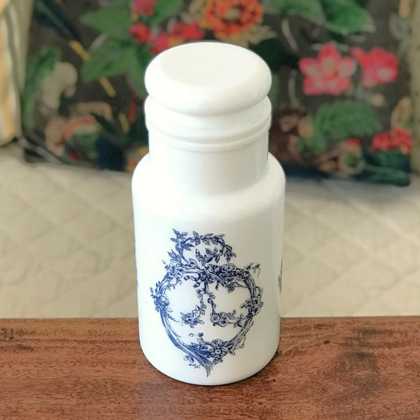 Grand bocal style pot d'apothicaire vintage en verre opalin blanc décor bleu made in Italy par Hello Broc brocante en ligne