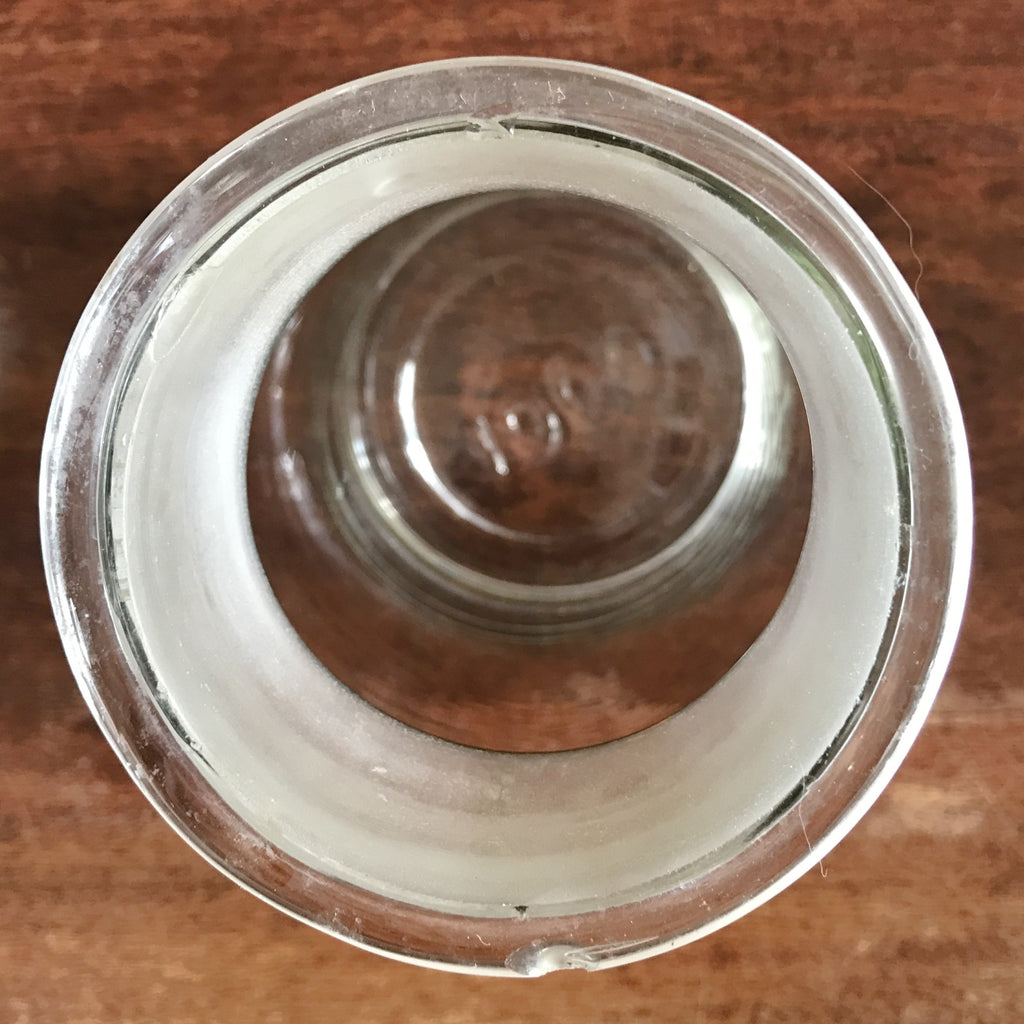 Bocal ancien en verre soufflé avec son couvercle au bouton de préhension rectangulaire par Hello Broc brocante en ligne