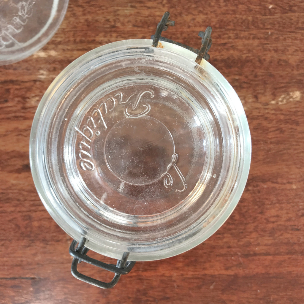 Lot de 2 bocaux de conservation anciens en verre moulé Le Pratique contenance 0,5 Litre par Hello Broc brocante en ligne