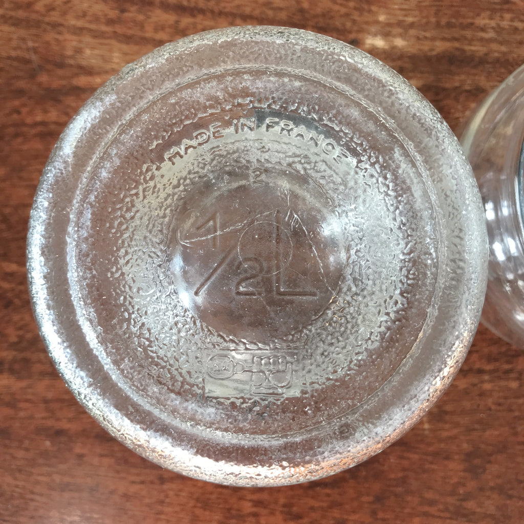 Lot de 2 bocaux de conservation anciens en verre moulé Le Pratique contenance 0,5 Litre par Hello Broc brocante en ligne