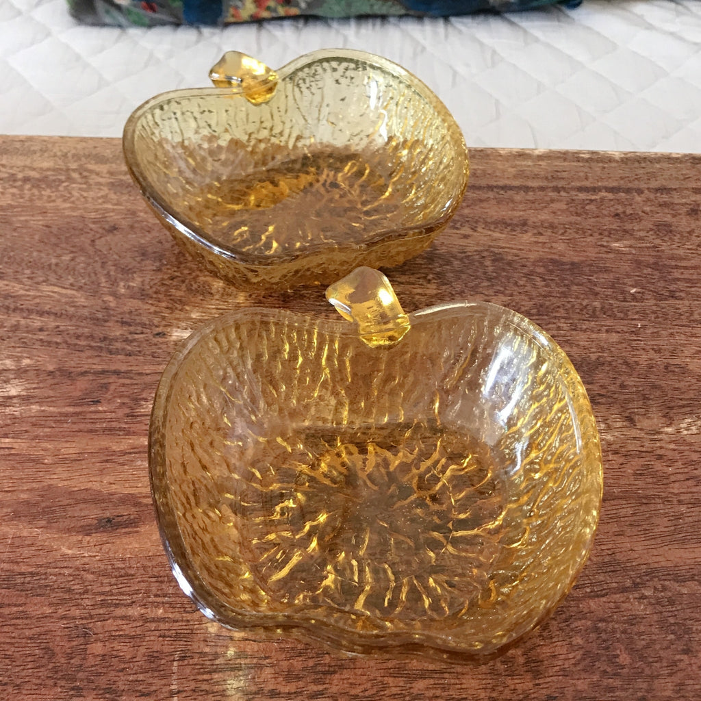Paire de coupelles vintage en verre texturé ambré forme de pomme Italy par Hello Broc brocante en ligne