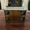 Boîte en fer rectangulaire dessus Vierge à la Pomme côtés fleurs rouges par Hello Broc brocante en ligne