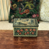 Boîte en fer rectangulaire dessus Vierge à la Pomme côtés fleurs rouges par Hello Broc brocante en ligne