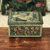 Ancienne boîte en fer métal rectangulaire dessus Vierge à la Pomme côtés fleurs rouges par Hello Broc brocante en ligne