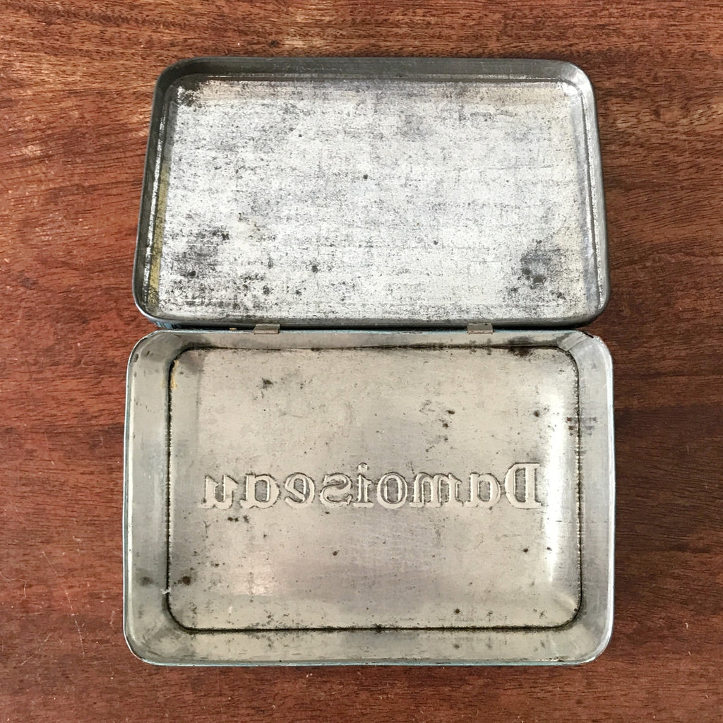 Boîte ancienne rectangulaire vintage en métal Biscuiterie Damoiseau par Hello Broc brocante en ligne