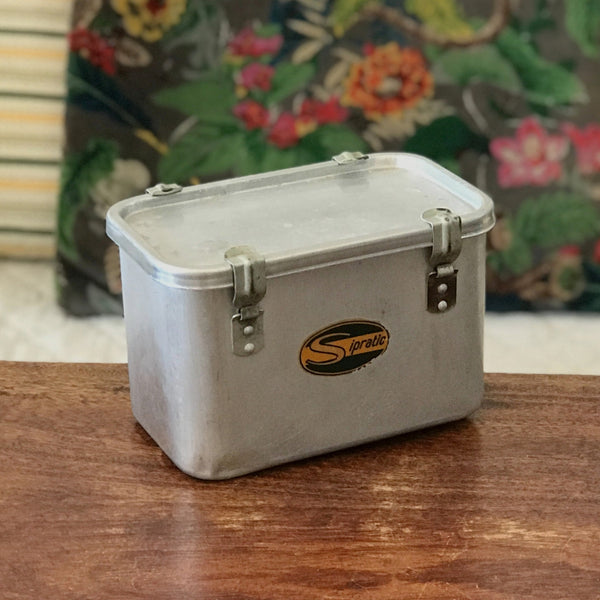 Boîte métallique décorative vintage rectangulaire Sipratic par Hello Broc brocante en ligne