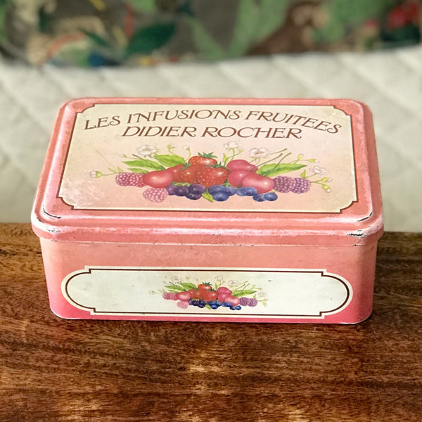 Boîte en métal Les Infusions Fruitées Didier Rocher dimensions 19,5 cm x 13 cm par Hello Broc brocante en ligne