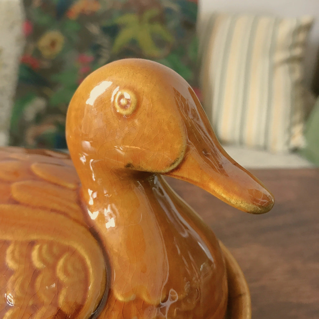 Terrine en forme de canard en céramique couleur jaune moutarde par Hello Broc brocante en ligne