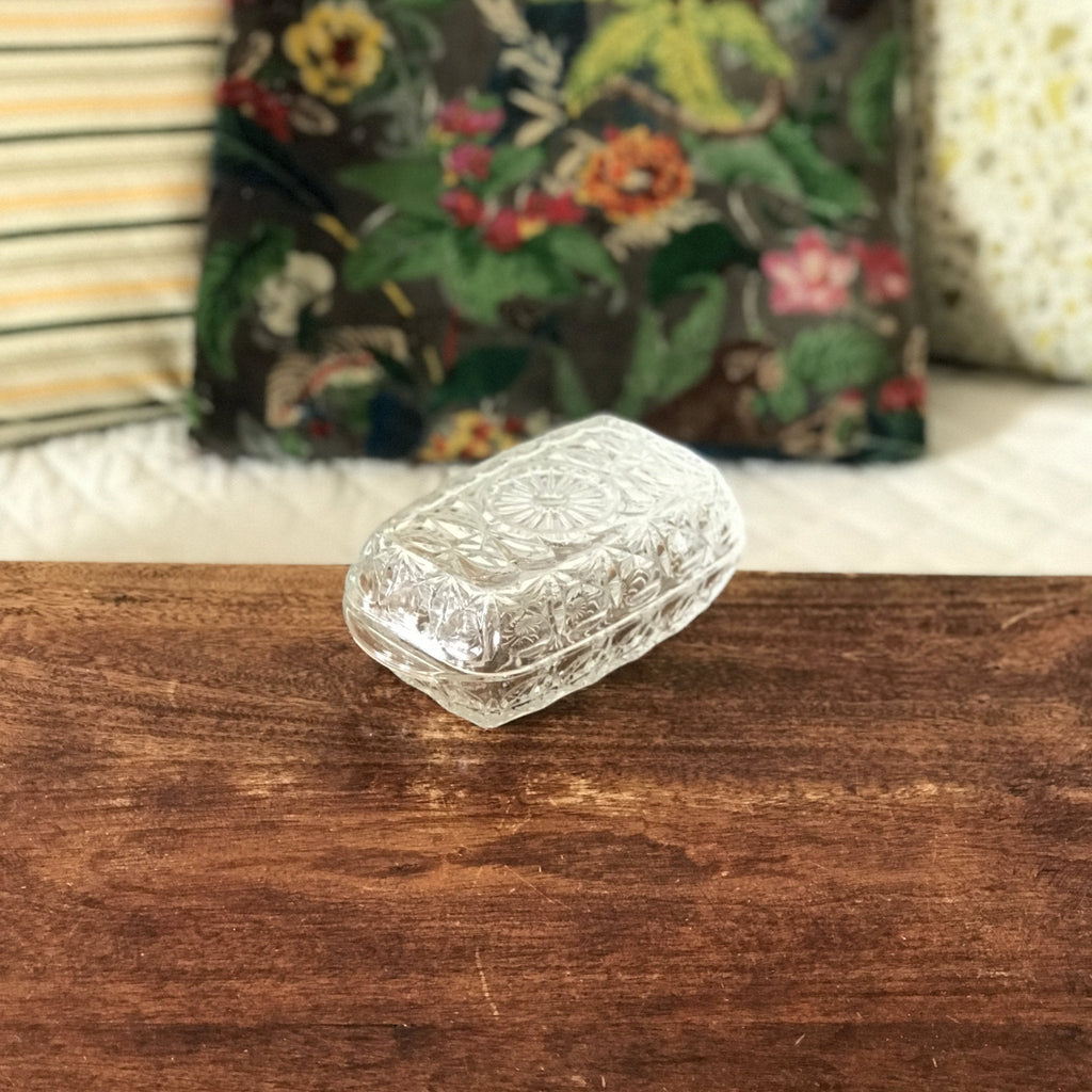 Beurrier vintage en verre moulé de Reims France par Hello Broc brocante en ligne