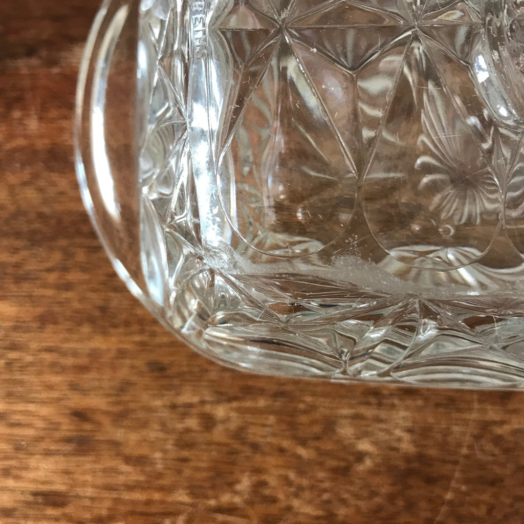 Beurrier vintage en verre moulé de Reims France par Hello Broc brocante en ligne