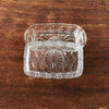 Beurrier vintage en verre moulé de Reims France par Hello Broc brocante en ligne