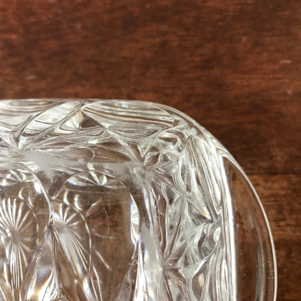 Beurrier vintage en verre moulé de Reims France par Hello Broc brocante en ligne