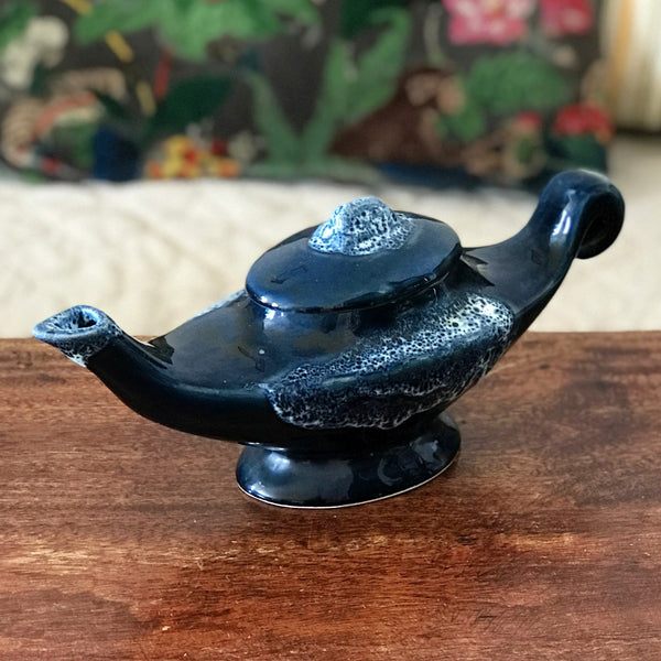 Saucière vintage sur piédouche en céramique bleue de Vallauris par Hello Broc brocante en ligne