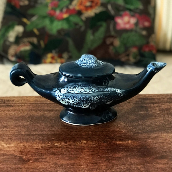 Saucière sur piédouche en céramique bleue de Vallauris - Hello Broc