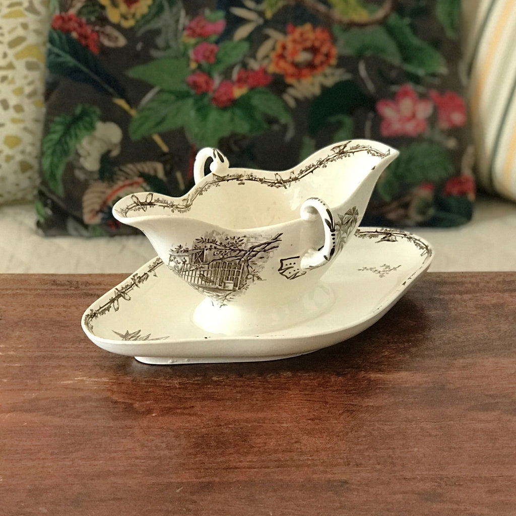 Saucière ancienne en faïence de Choisy le Roi HB & Cie par Hello Broc brocante en ligne fin 19ème début 20ème siècle