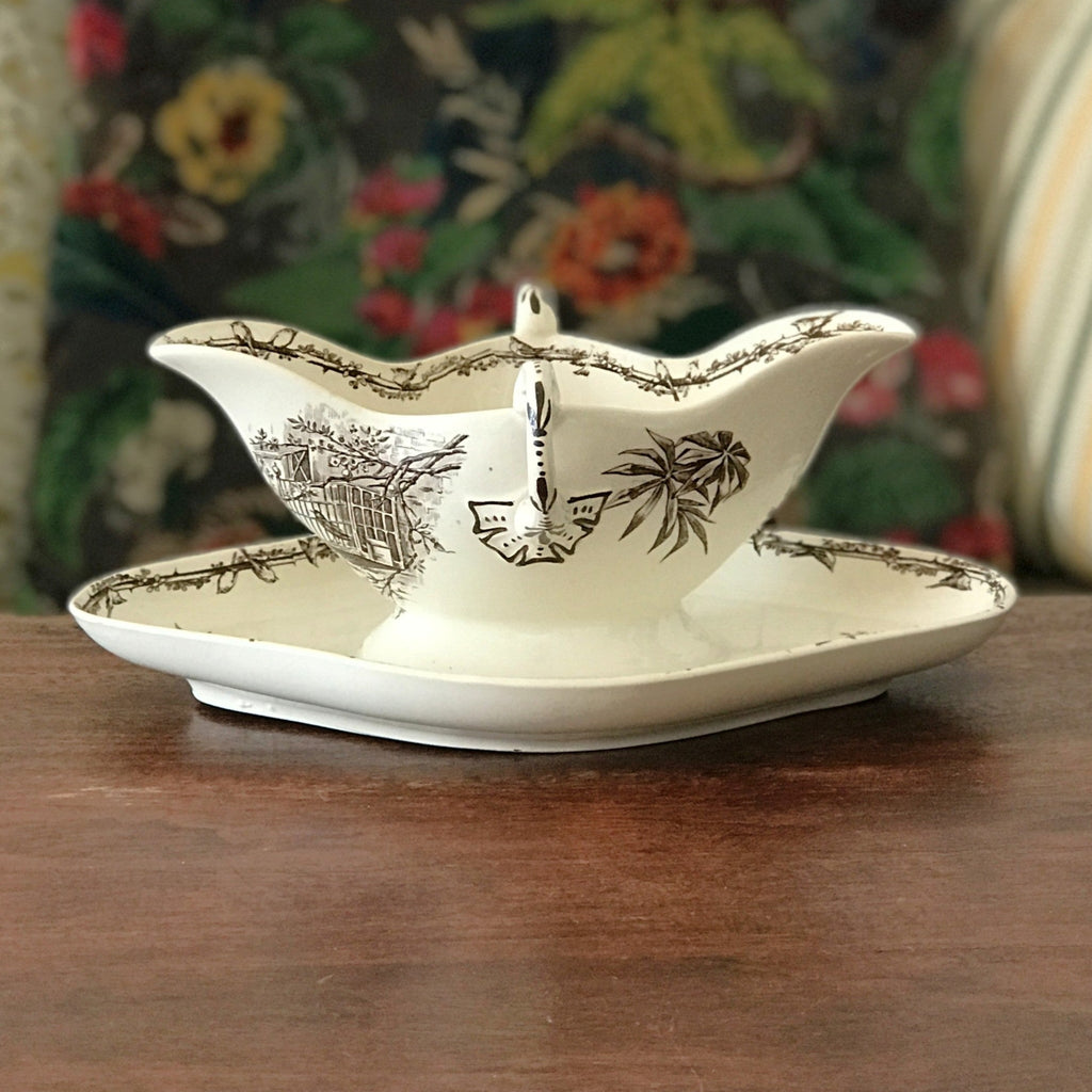 Saucière ancienne en faïence de Choisy le Roi HB & Cie par Hello Broc brocante en ligne fin 19ème début 20ème siècle