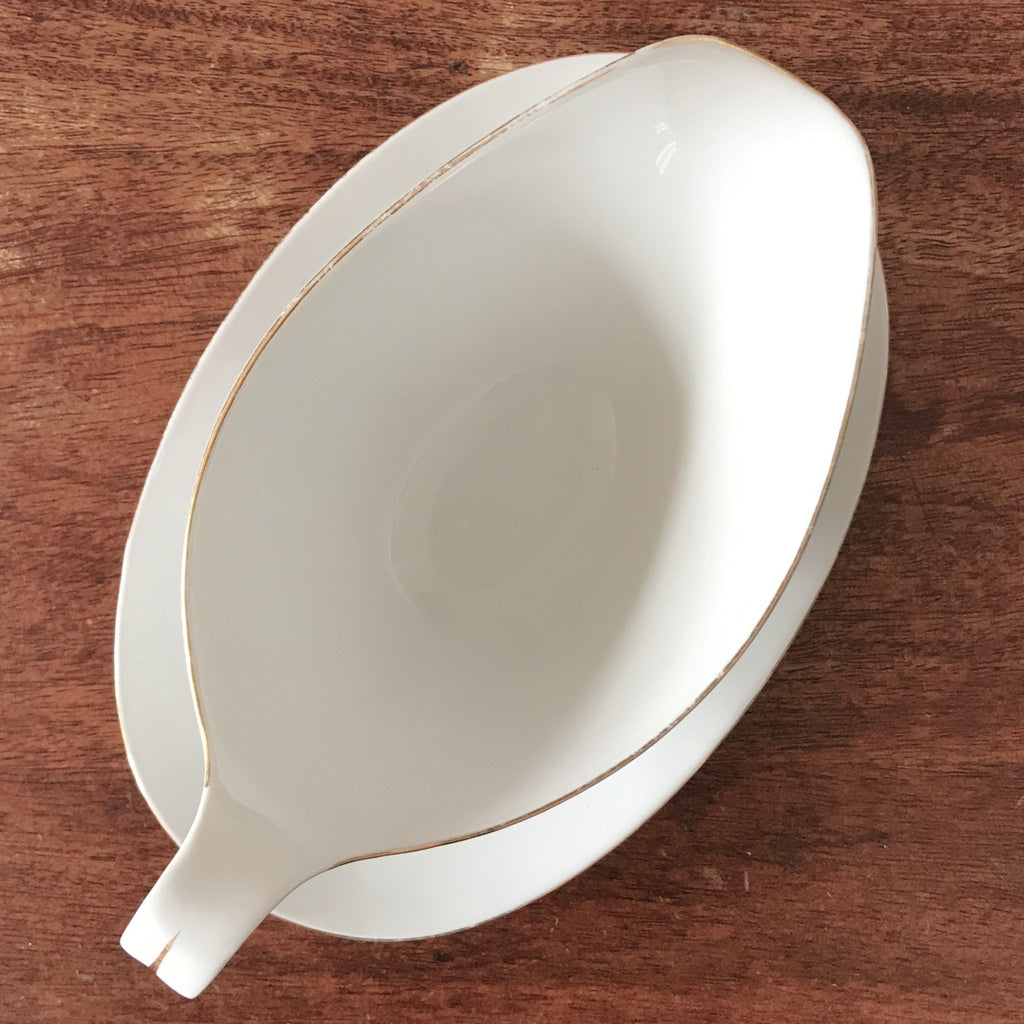 Saucière vintage Véritable Porcelaine décor rose rose avec son feuillage par Hello Broc brocante en ligne