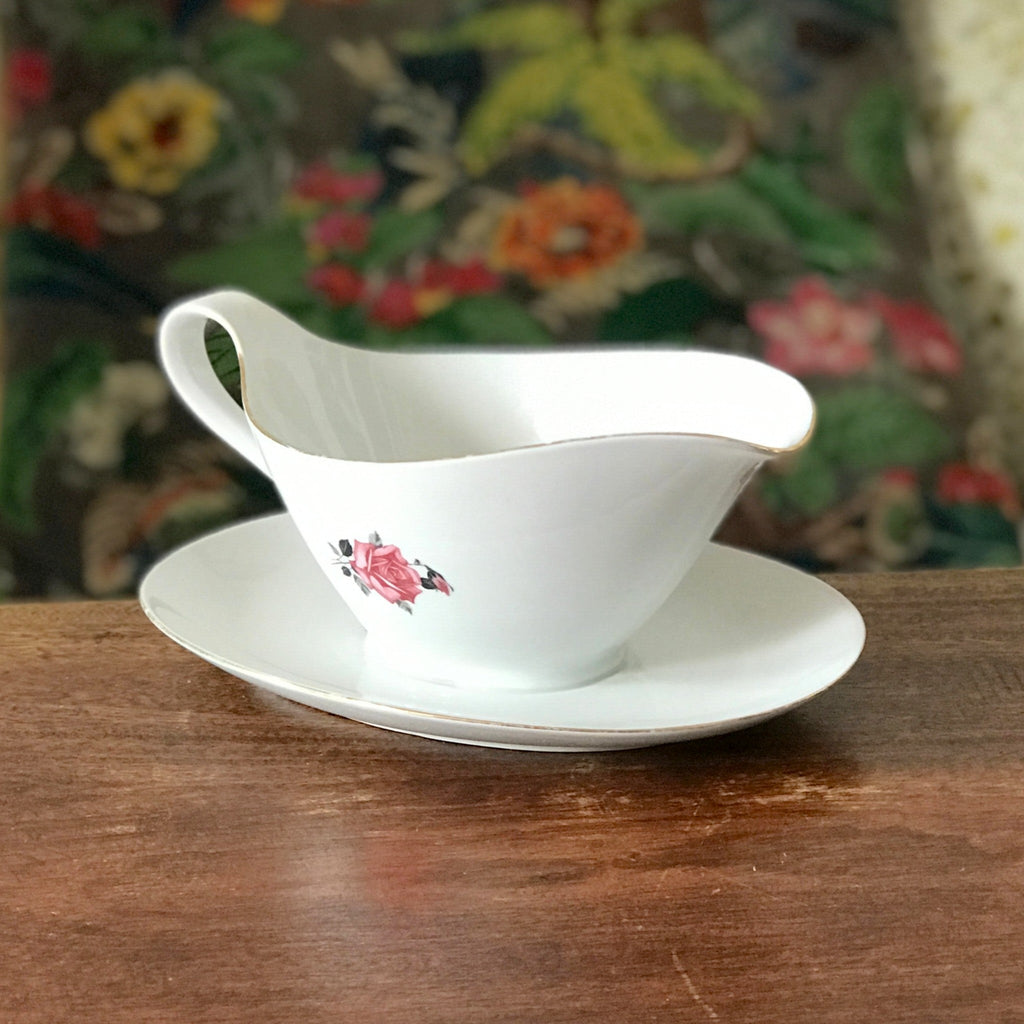 Saucière vintage Véritable Porcelaine décor rose rose avec son feuillage par Hello Broc brocante en ligne